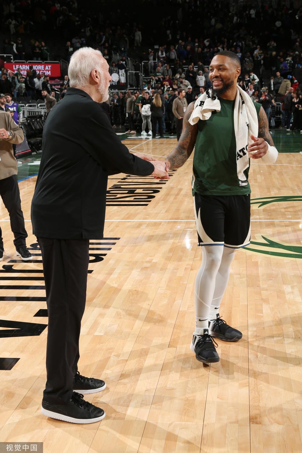 紧随其后的 紧随其后的