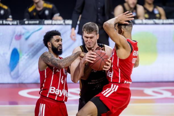 实至名归！阿尔瓦雷斯当选本轮欧冠最佳球员（当之无愧！阿尔瓦雷斯荣膺本轮欧冠最佳）