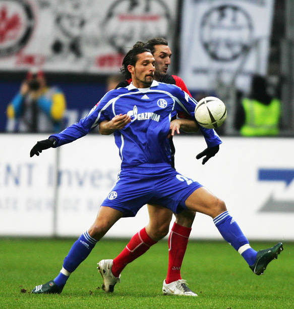 国足新帅首秀3-0新加坡，归化球员艾克森建功