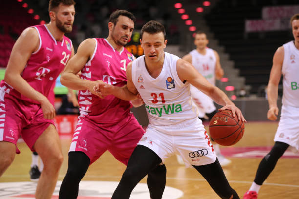 开场1分钟破门，塞塞尼翁推射破门，富勒姆1-0狼队